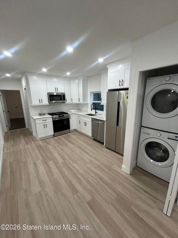 24 York Ave - Photo 3 of 9