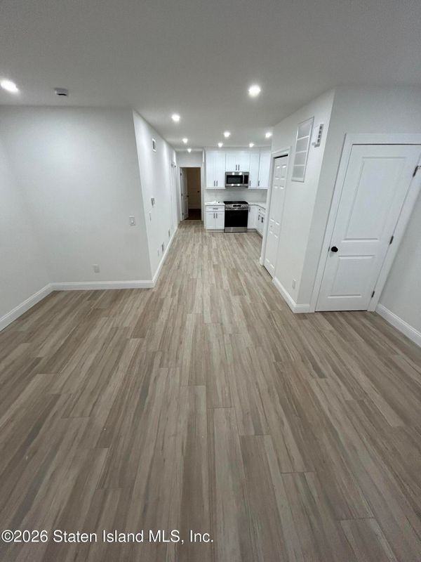 24 York Ave - Photo 4 of 9