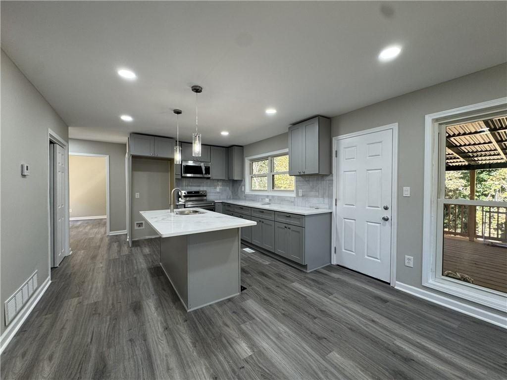 3489 Creighton Rd Sw - Photo 2 of 50