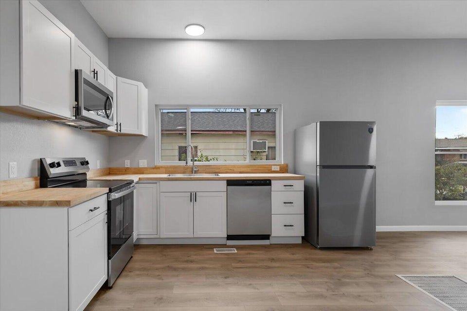 1901 Walker Ave - Photo 4 of 15