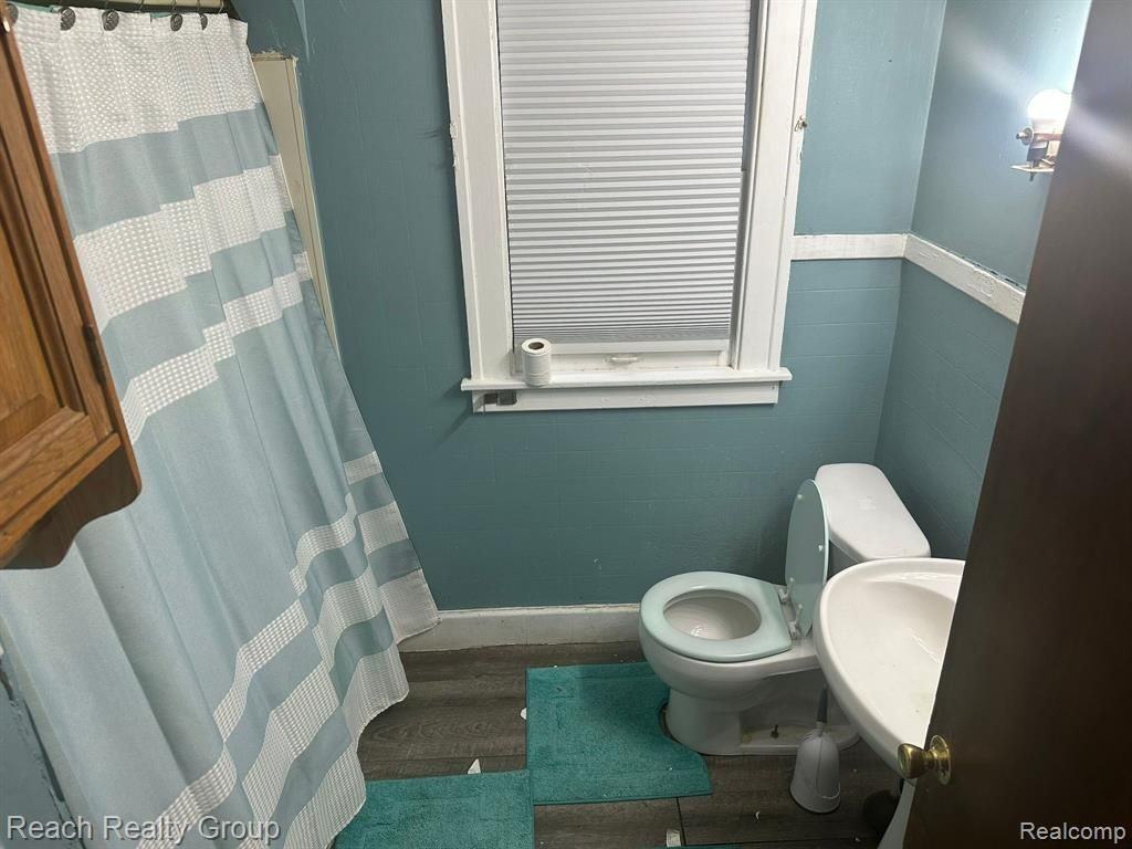 21662 Bennett St - Photo 5 of 9