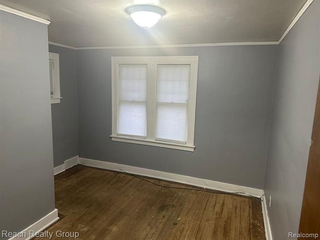 21662 Bennett St - Photo 6 of 9