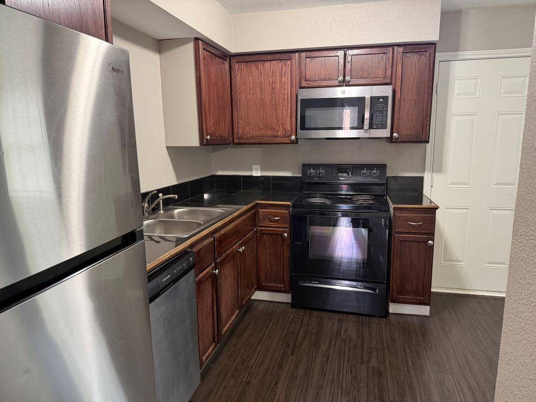 410 Conveyor Dr - Photo 6 of 8