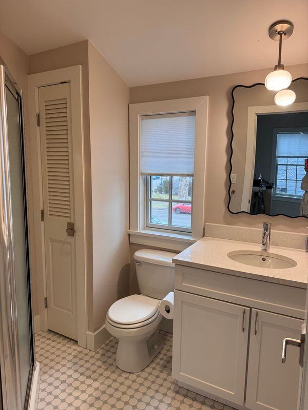 515 W Hays St - Photo 6 of 9