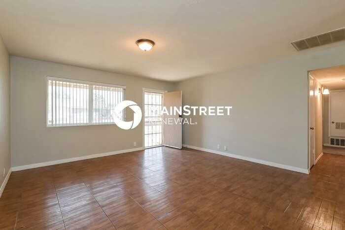 112 W Gary Way - Photo 4 of 16