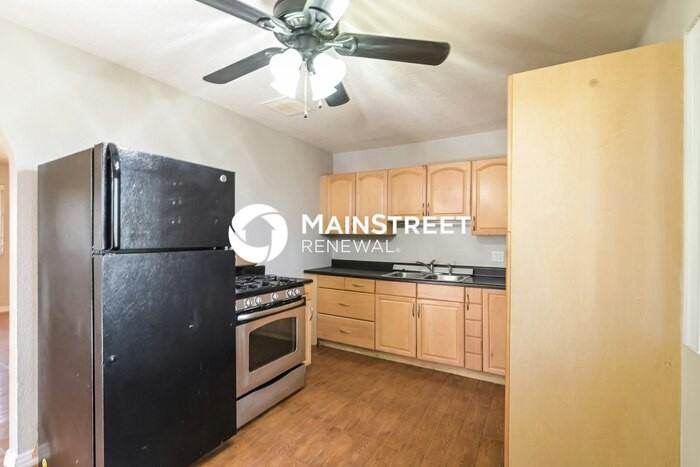 112 W Gary Way - Photo 7 of 16