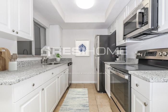 456 Winnway St - Photo 3 of 16