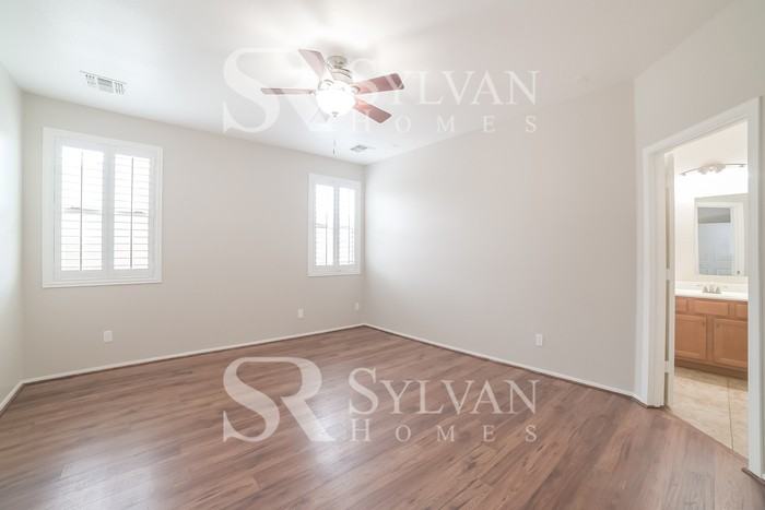 9941 W Gross Ave - Photo 3 of 14