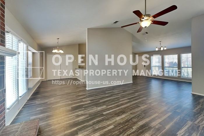 6809 Darton Dr - Photo 5 of 23