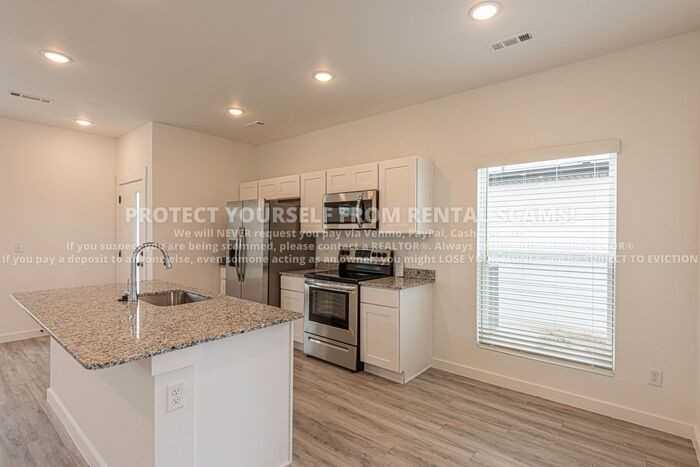 621 St Charles Pl - Photo 5 of 17