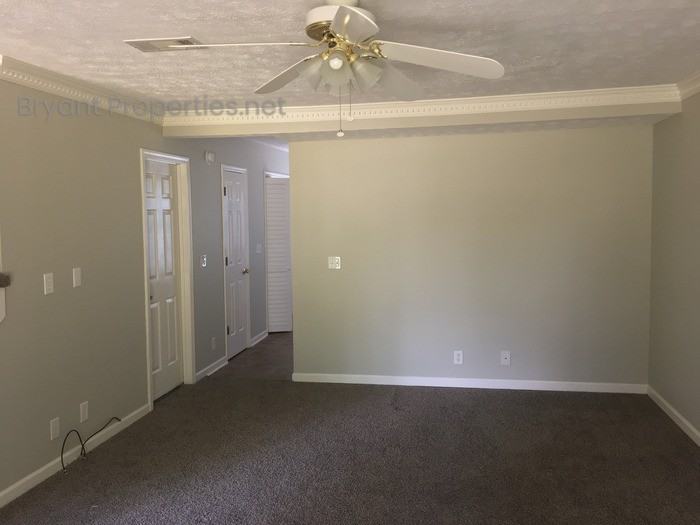 604B Ellen Dr - Photo 2 of 12