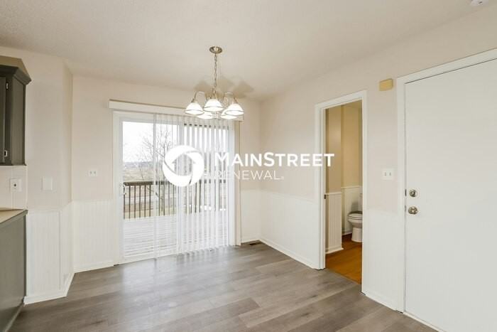 11115 N Lewis Ave - Photo 4 of 18