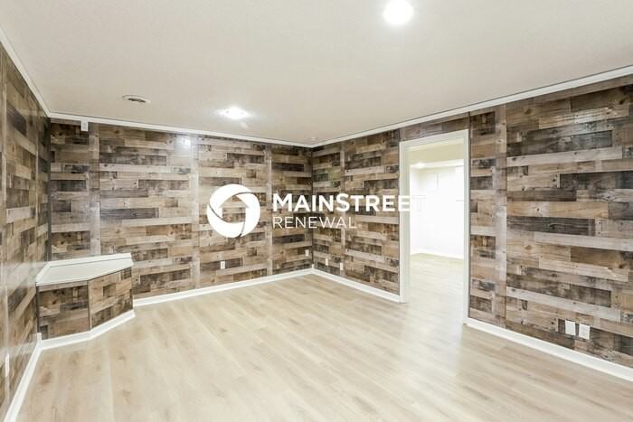 11115 N Lewis Ave - Photo 6 of 18