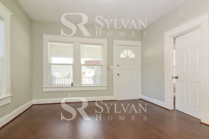 3505 E 11th Ave - Photo 4 of 16