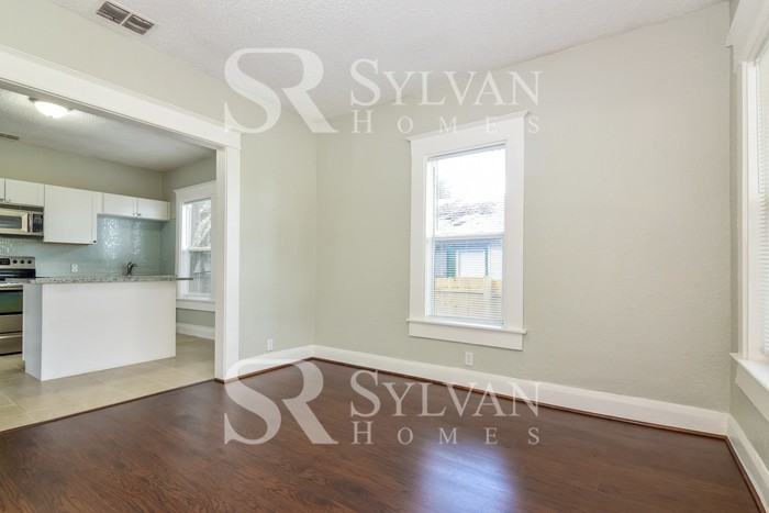 3505 E 11th Ave - Photo 5 of 16