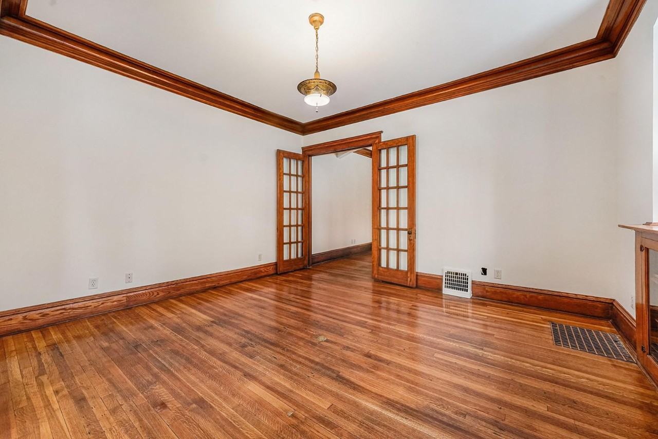 572 Madison Ave SE - Photo 7 of 11