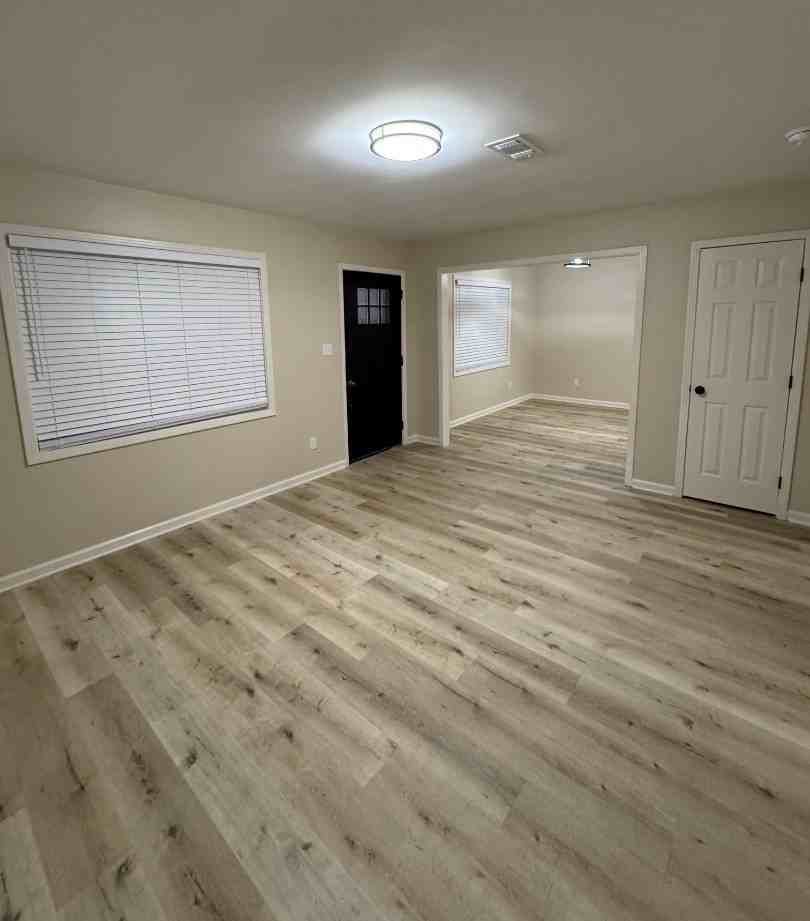 111 Land Ct - Photo 2 of 14