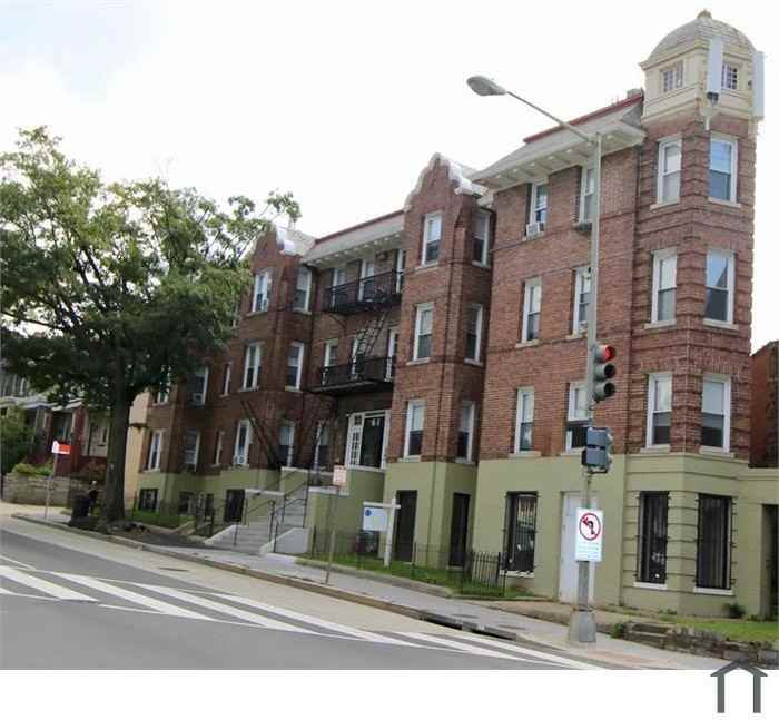 61 Rhode Island Ave Ne - Photo 2 of 16