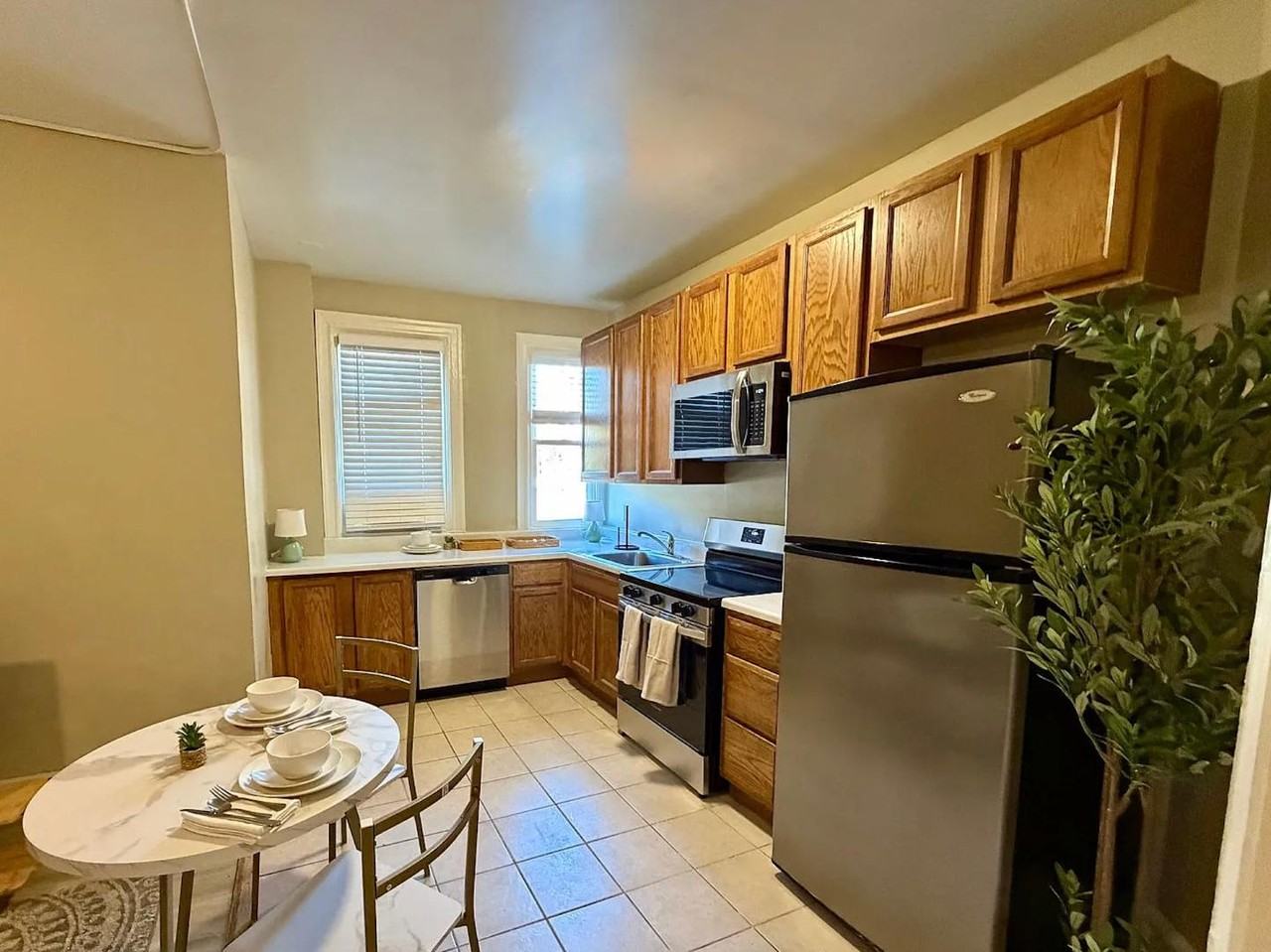 61 Rhode Island Ave Ne - Photo 3 of 16