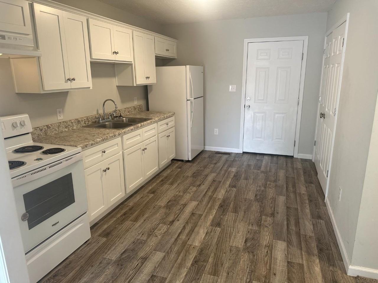 300 Peach St. - Photo 2 of 5