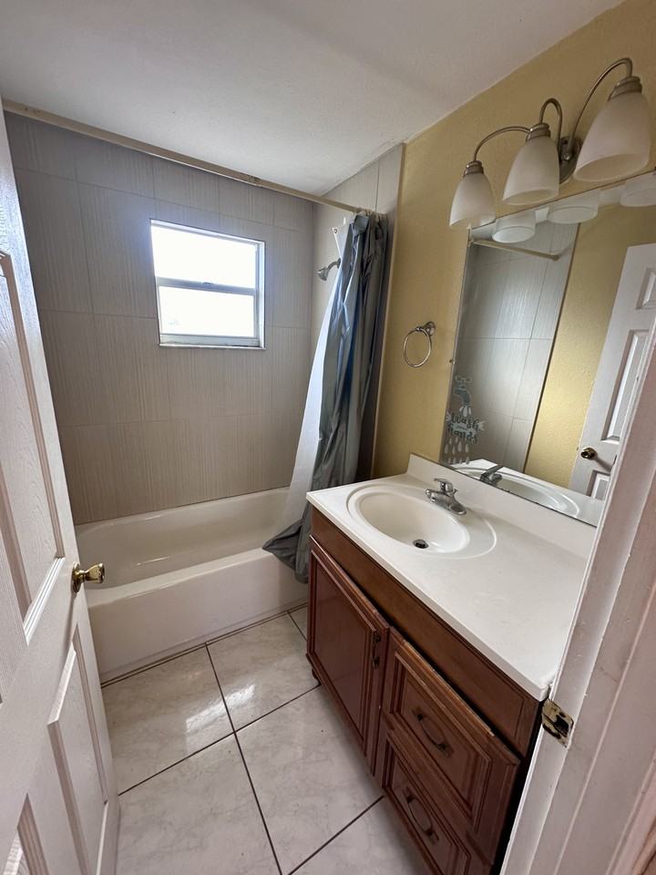 816 20th St #NA - Photo 6 of 13