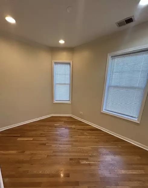 2053 W Summerdale Ave #2N - Photo 2 of 6