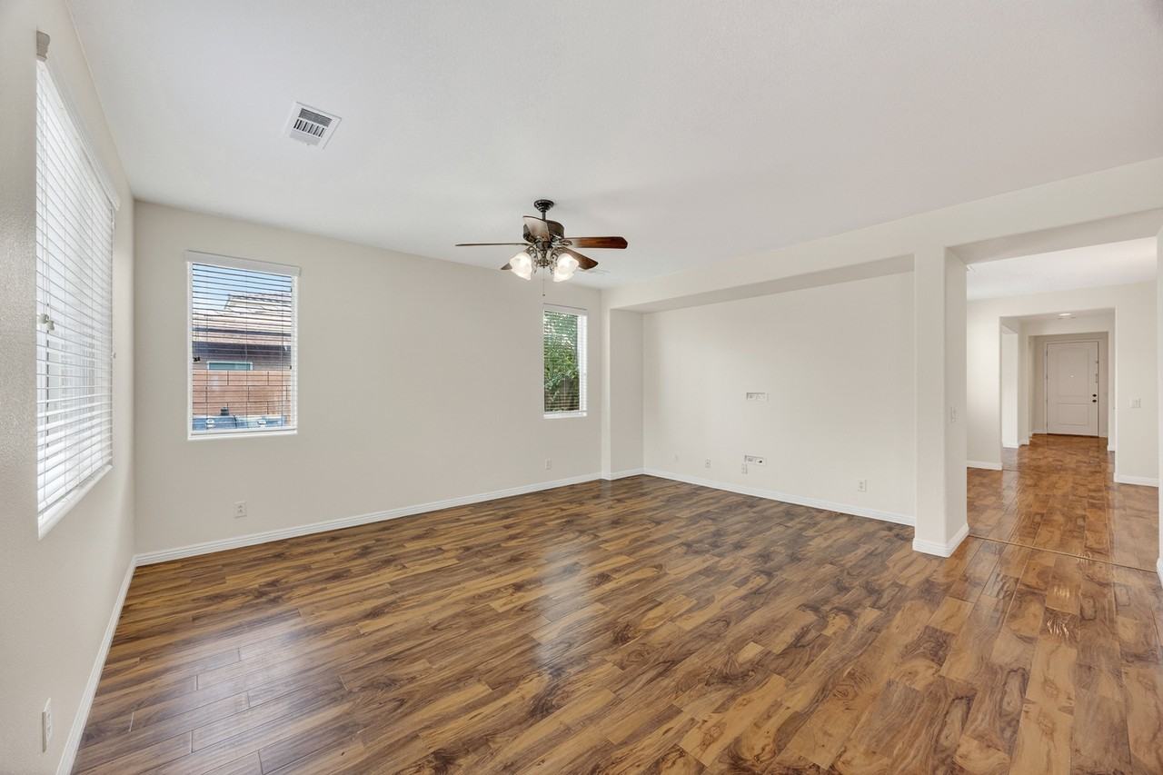 10324 Bush Mountain Ave #NA - Photo 2 of 20