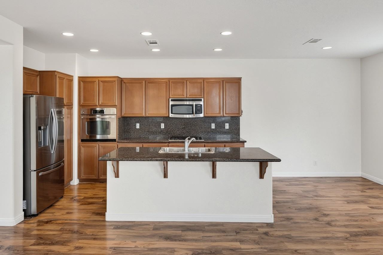 10324 Bush Mountain Ave #NA - Photo 5 of 20