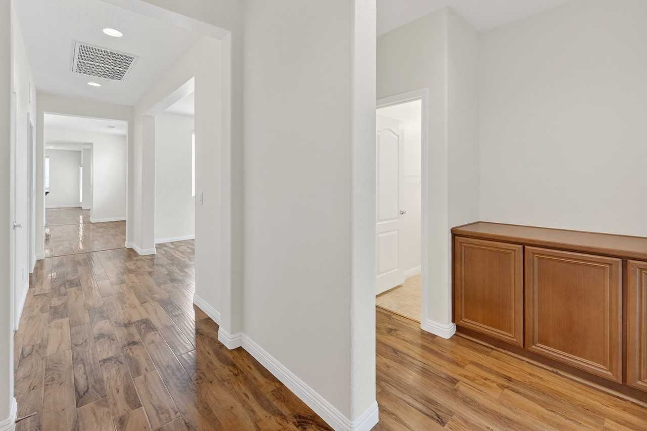 10324 Bush Mountain Ave #NA - Photo 7 of 20