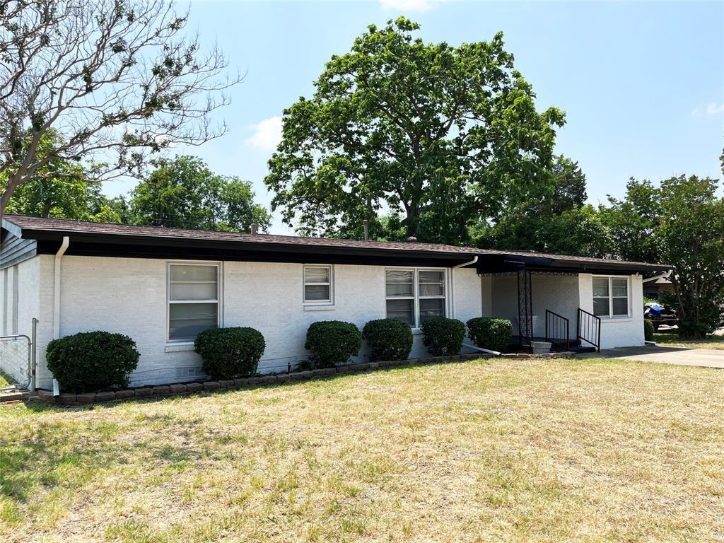 470 Highland Blvd #NA - Photo 2 of 17