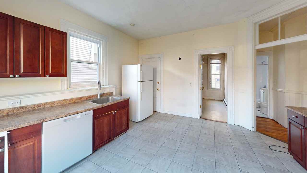 29 Saint Alphonsus St #1 - Photo 2 of 12