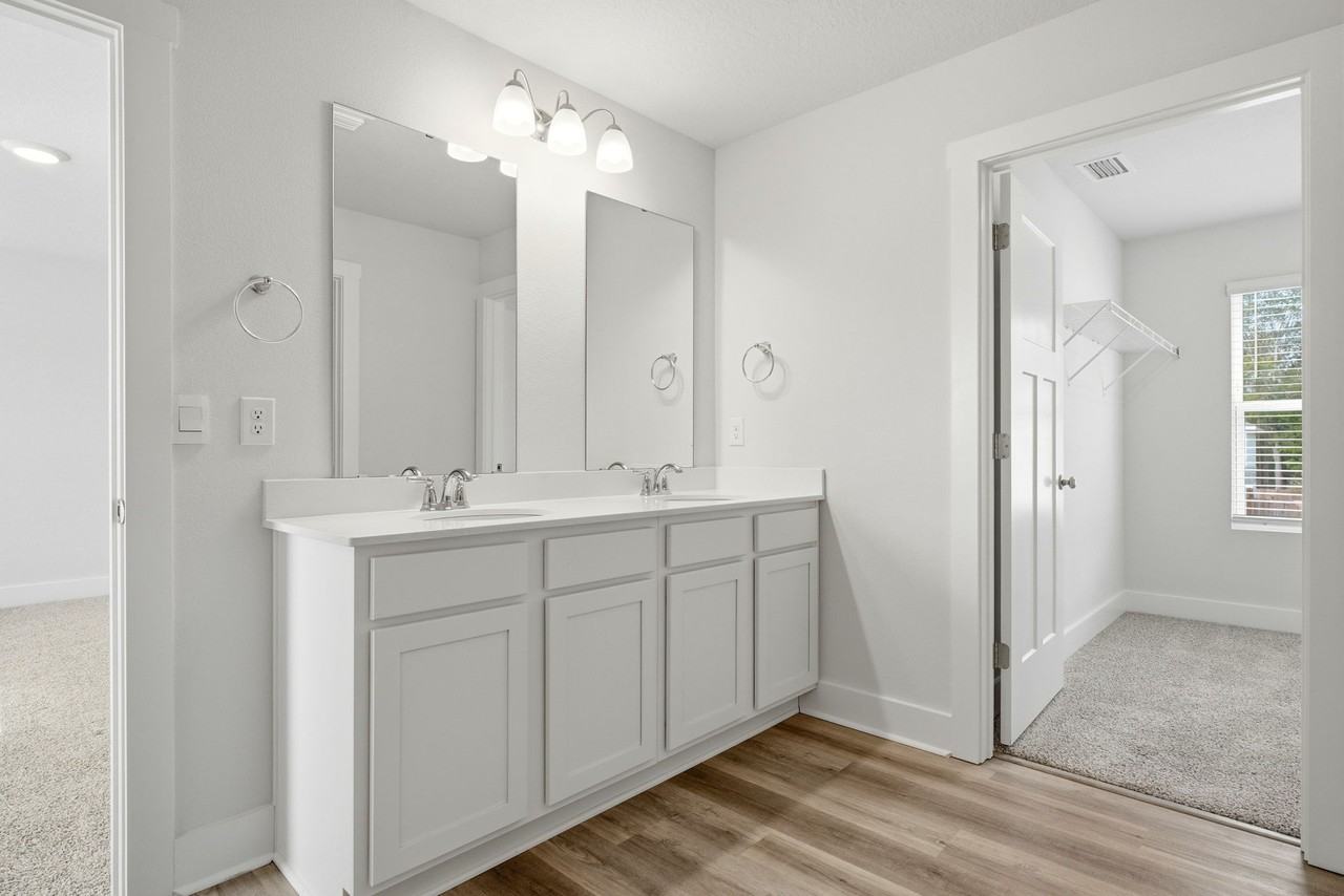 4932 Valor Ct #NA - Photo 3 of 41