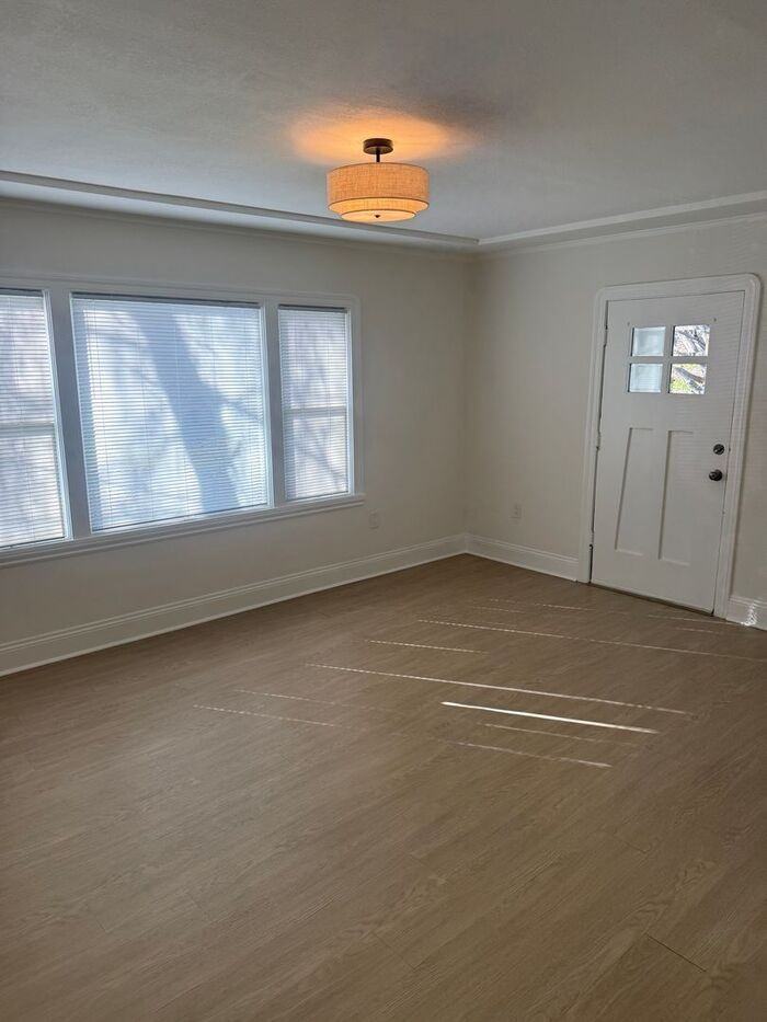 20342 Concord Ave - Photo 2 of 11