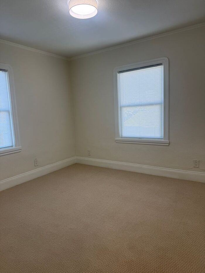 20342 Concord Ave - Photo 4 of 11