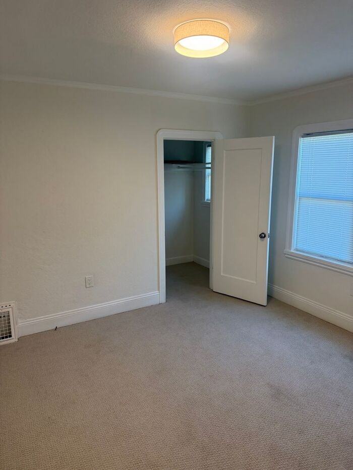 20342 Concord Ave - Photo 5 of 11