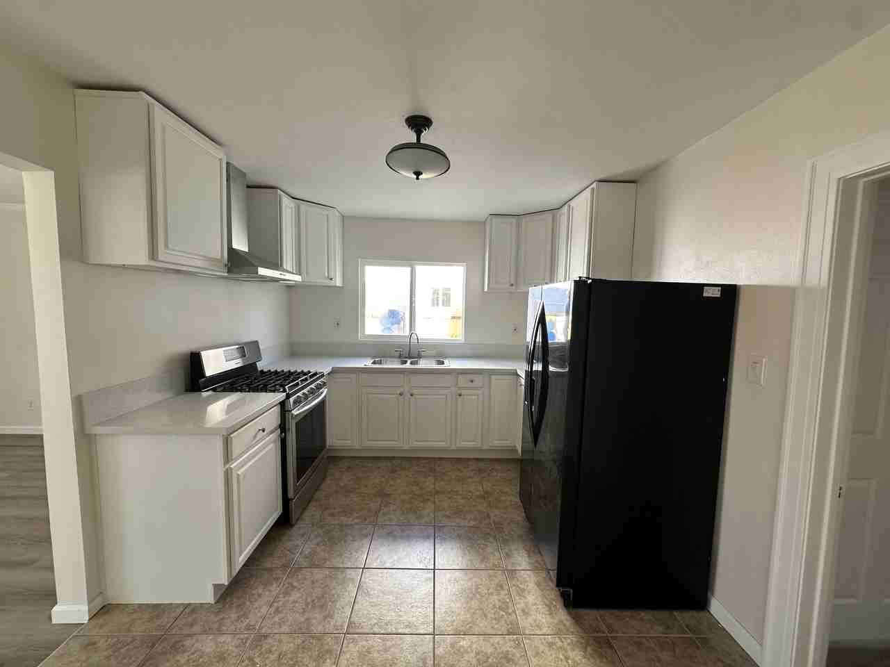 624 W 49th St #NA - Photo 3 of 15