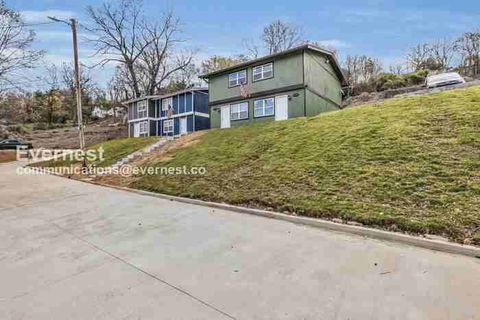 3316 Roadrunner Trl - Photo 2 of 26