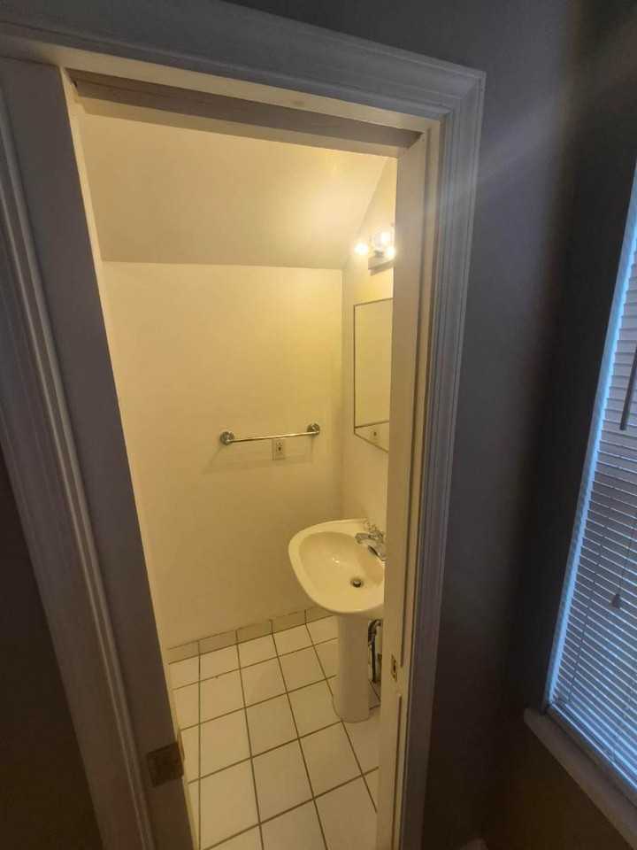 158 Park St - Photo 7 of 10