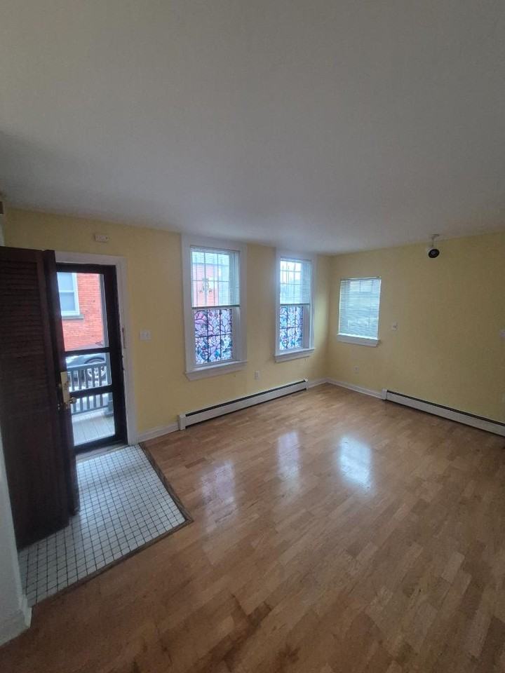 166 Park St - Photo 2 of 9