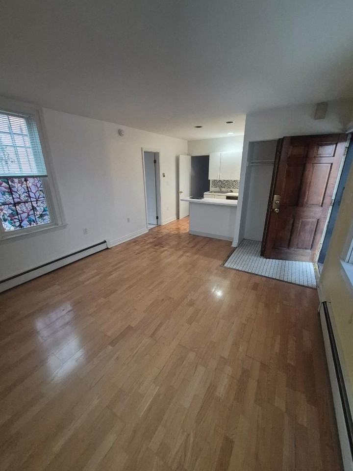 166 Park St - Photo 3 of 9