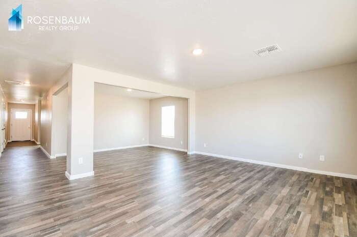 8764 W Reventon Dr - Photo 5 of 22