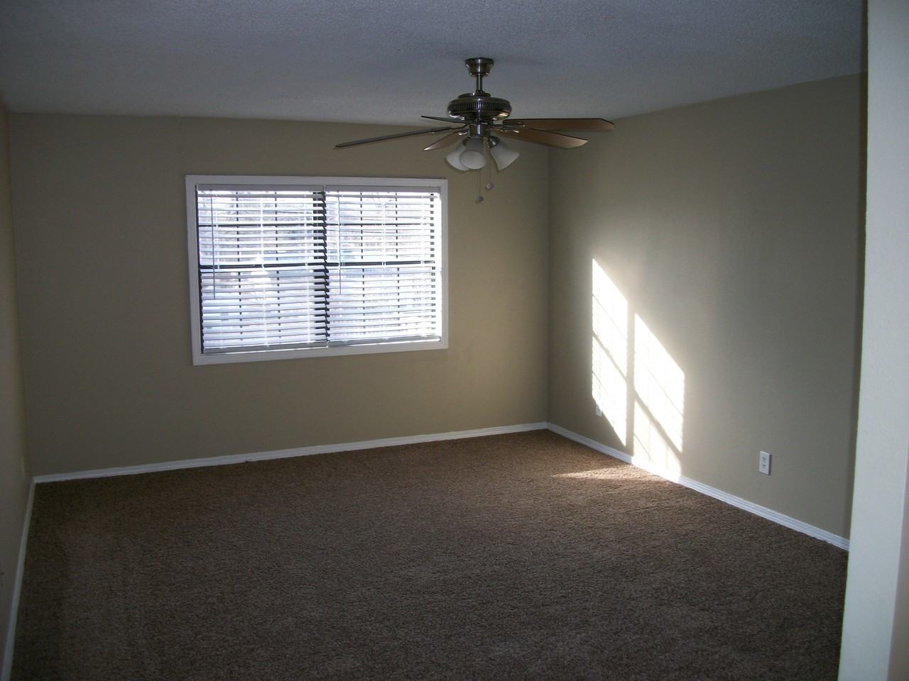 1128 Nw 56th St #NA - Photo 4 of 13