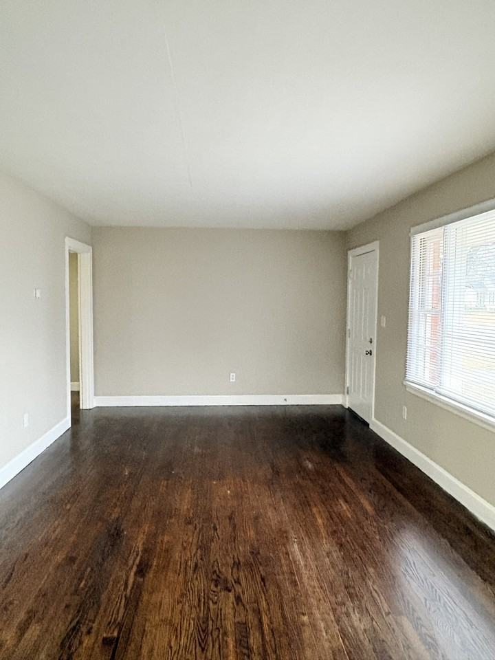 1405 Kenton St #NA - Photo 2 of 15