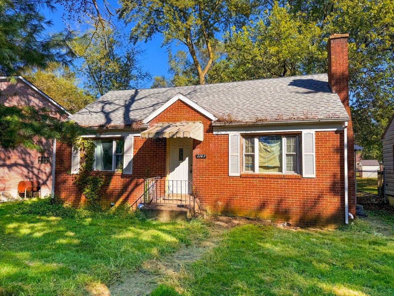 1145 Wright St - Photo 2 of 18