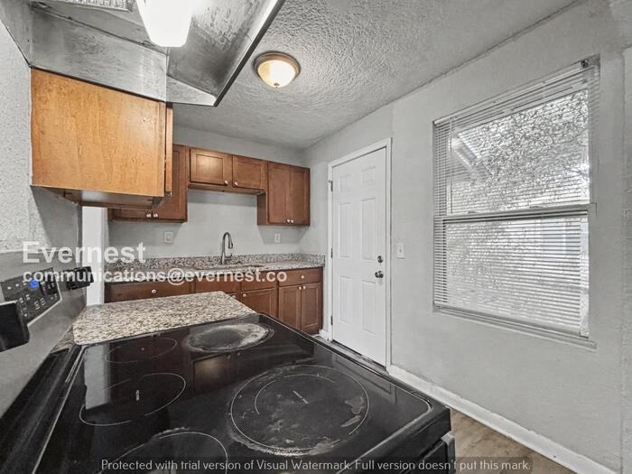 1417 Claudia Spencer St - Photo 4 of 21