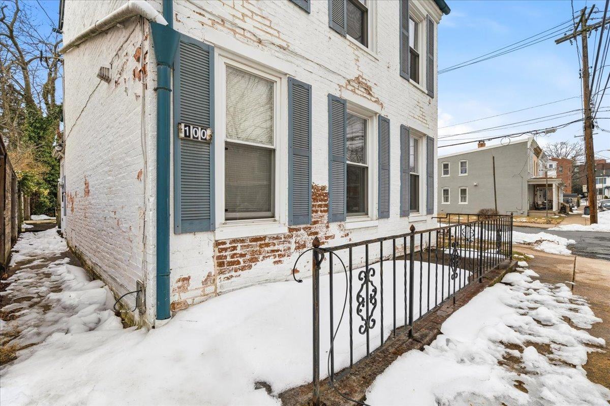 100 E 8th Street - Photo 4 of 7