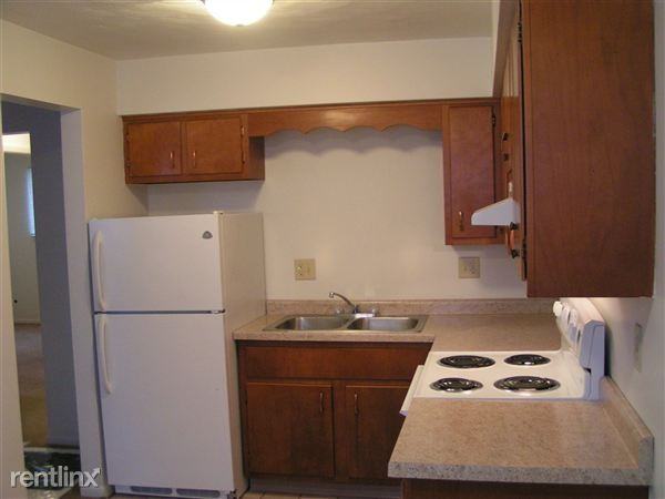 2083 Delhi St NE - Photo 2 of 5