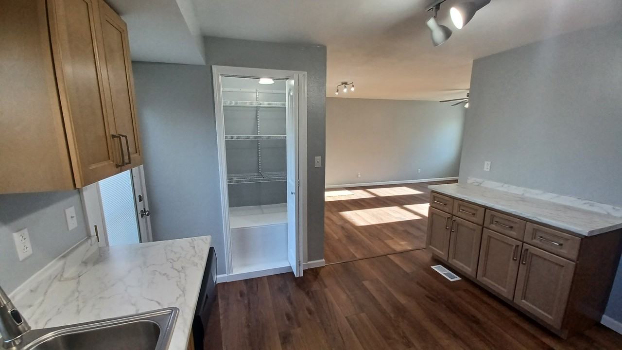 1836 Engle Dr #NA - Photo 7 of 31