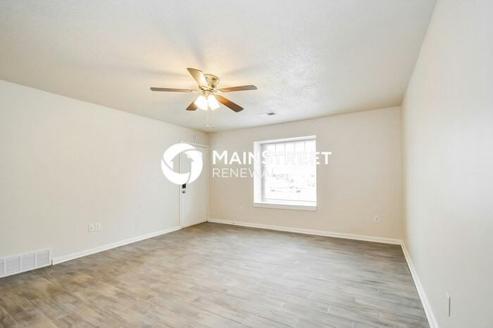 4183 Highgate Dr - Photo 4 of 16