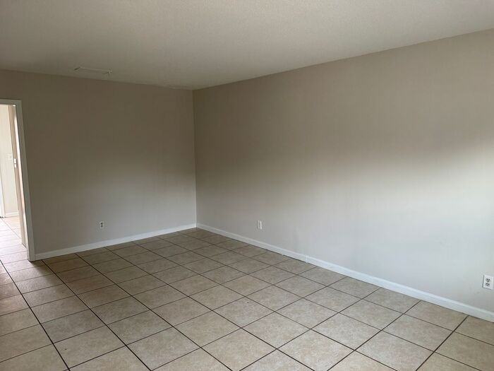 159 Brookwood Ave Ne #22 - Photo 4 of 7